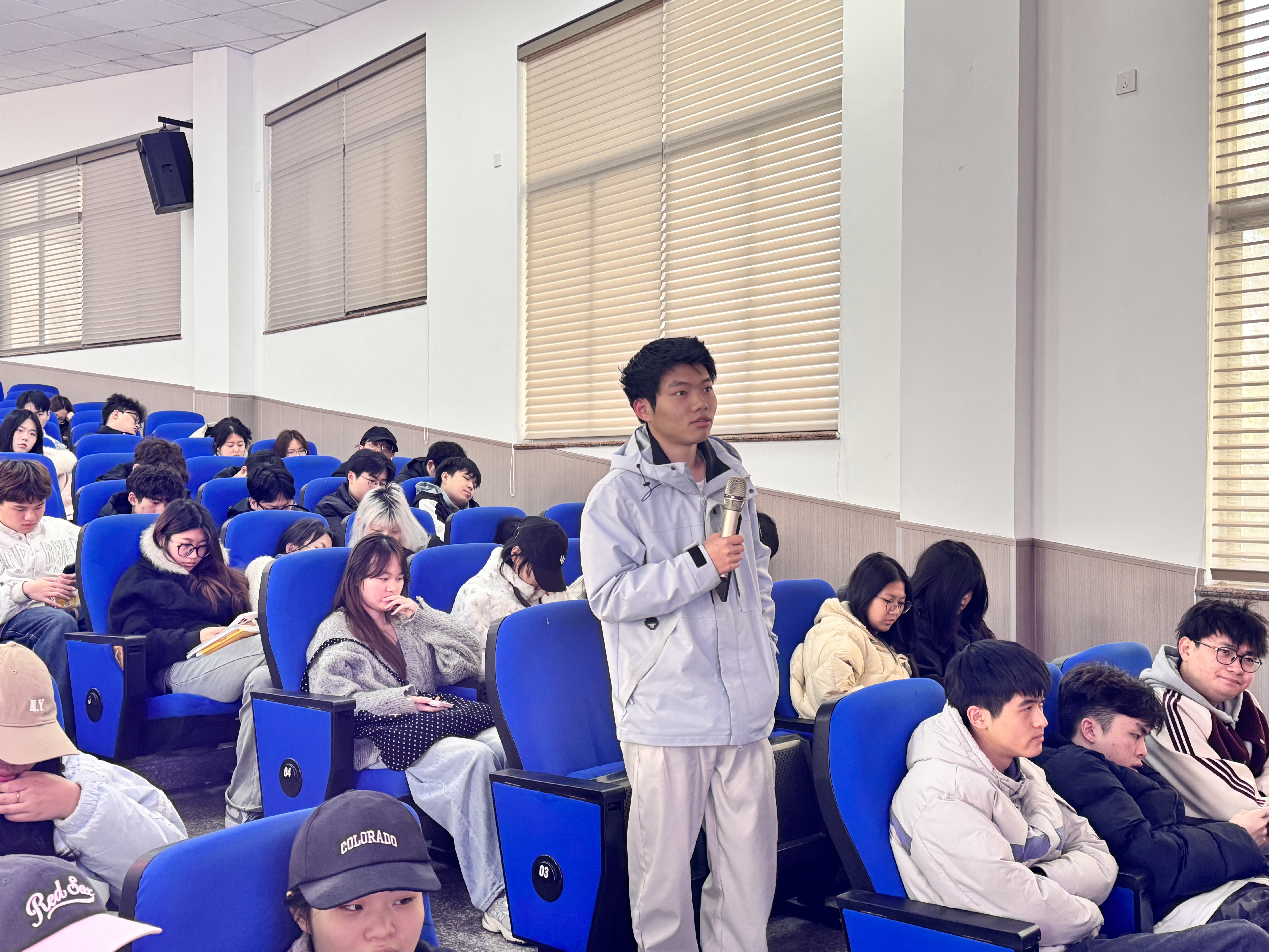 982c9f91-13d1-4fc2-87ee-53fec750e272.jpg